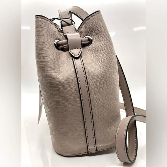 Calvin Klein Faux Leather Bucket Patch Work Bag Crossbody Nude Gabrianna Hobo - Picture 6 of 10